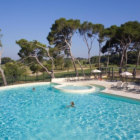 Madame Vacances Residence Provence Country Club Saumane-de-Vaucluse Room photo