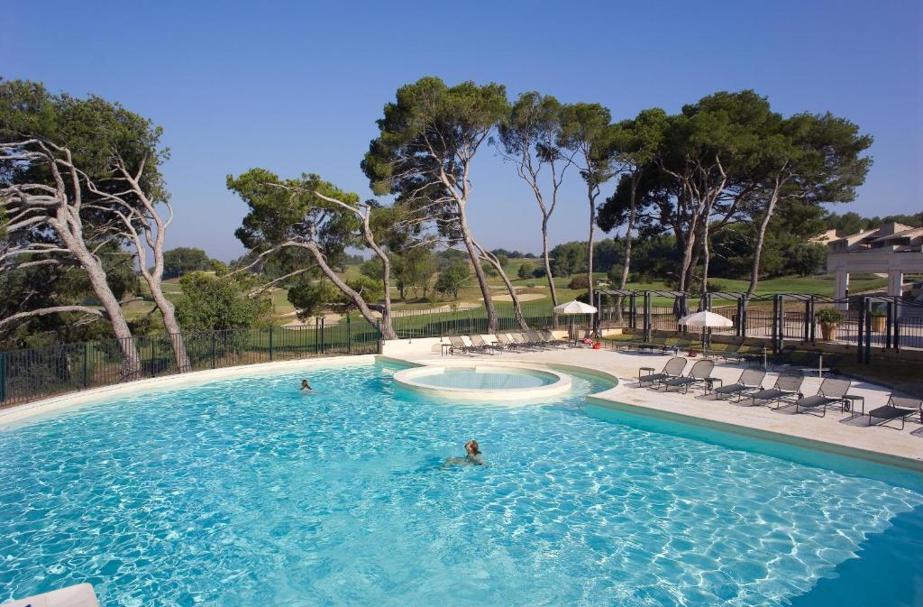 Madame Vacances Residence Provence Country Club Saumane-de-Vaucluse Room photo