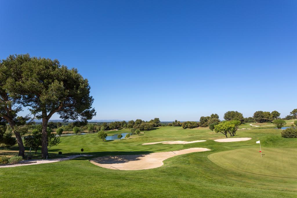 Madame Vacances Residence Provence Country Club Saumane-de-Vaucluse Exterior photo